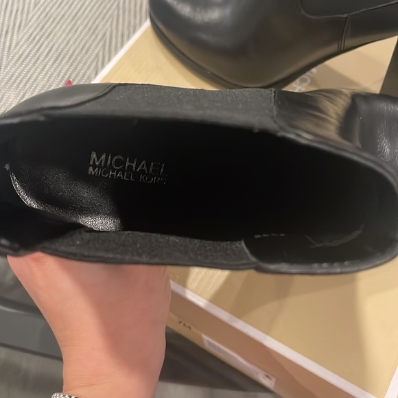 Michael Kors booties - Picture 2 of 4